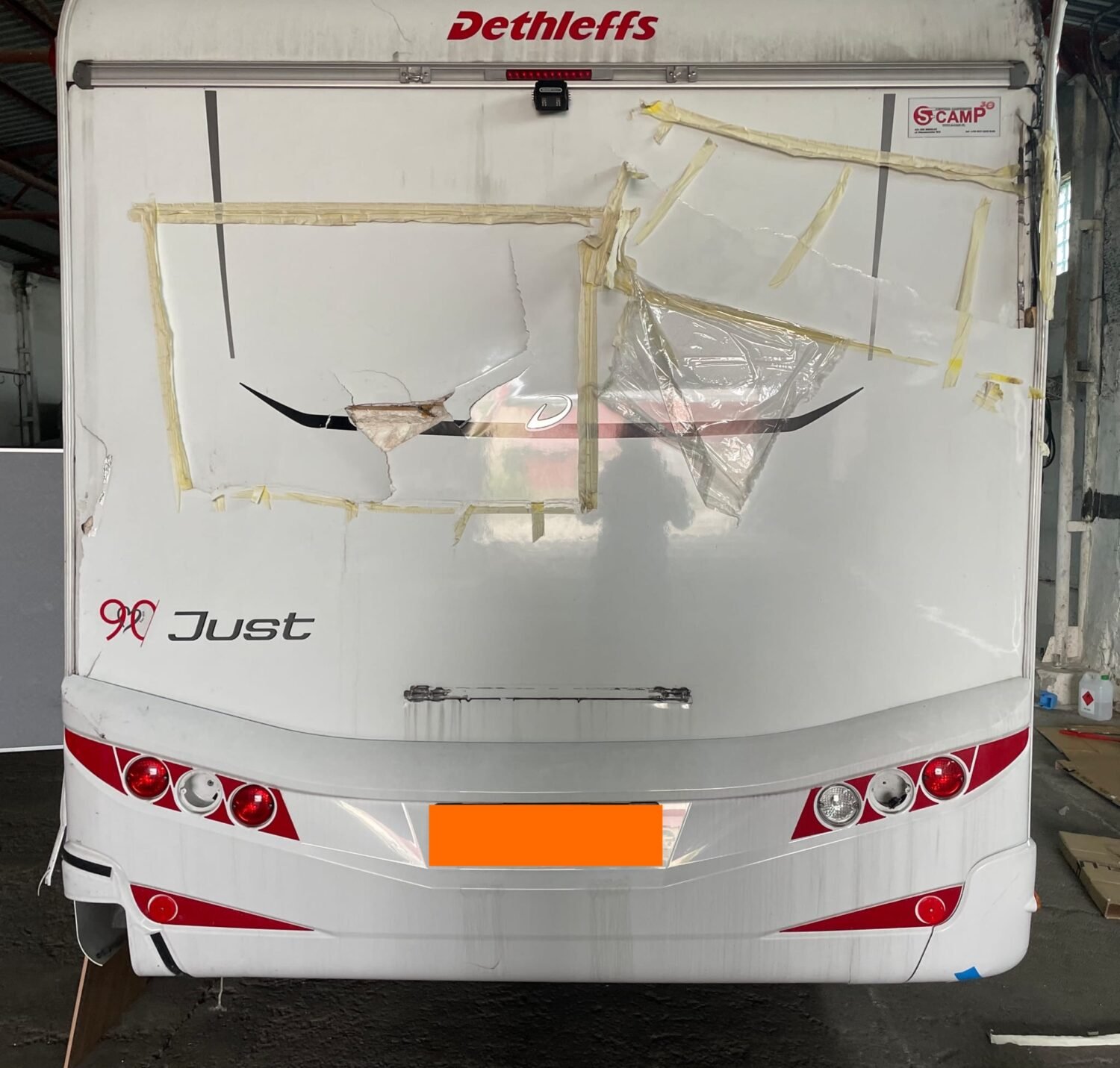 profesjonalna naprawa poszycia kampera